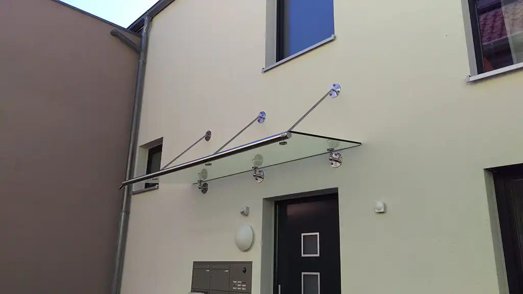 Moderne Haustüren und Vordächer Moderne Haustüren und Vordächer